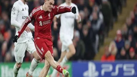 丁俊晖连续取胜突破至四强，迎战世锦赛四冠王塞尔比对决！